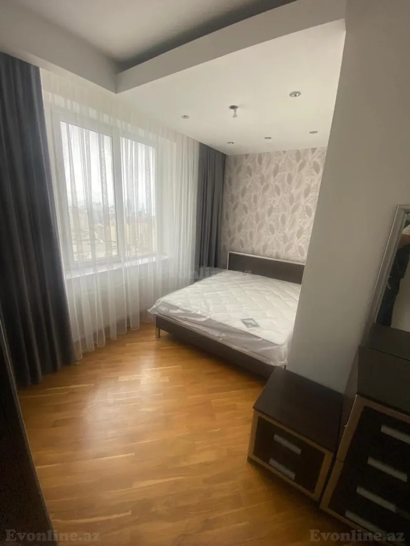 Kirayə verilir 4 otaqlı Mənzil Köhnə tikili 190 m² Nizami m. - şəkil 13