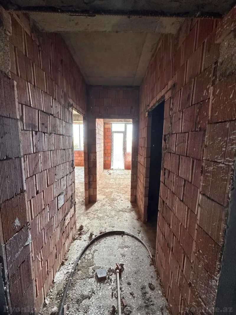 4 otaqlı Mənzil 214 m² Elmlər Akademiyası m. Satılır