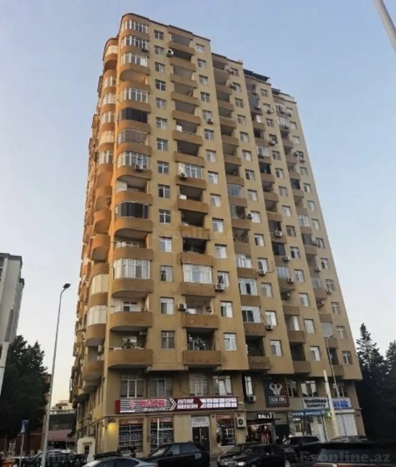 4 otaqlı Mənzil 180 m² 8-ci mikrorayon Satılır