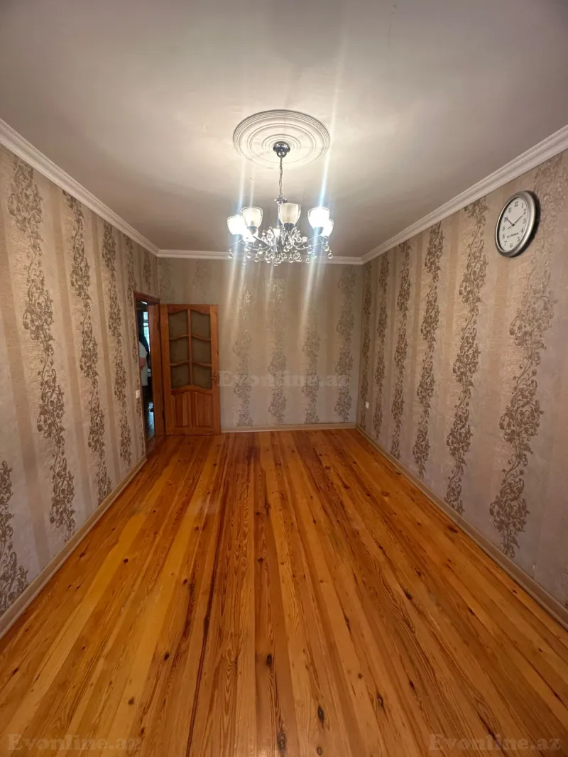 Satılır 2 otaqlı Mənzil Köhnə tikili 50 m² 8 Noyabr pr. - şəkil 2