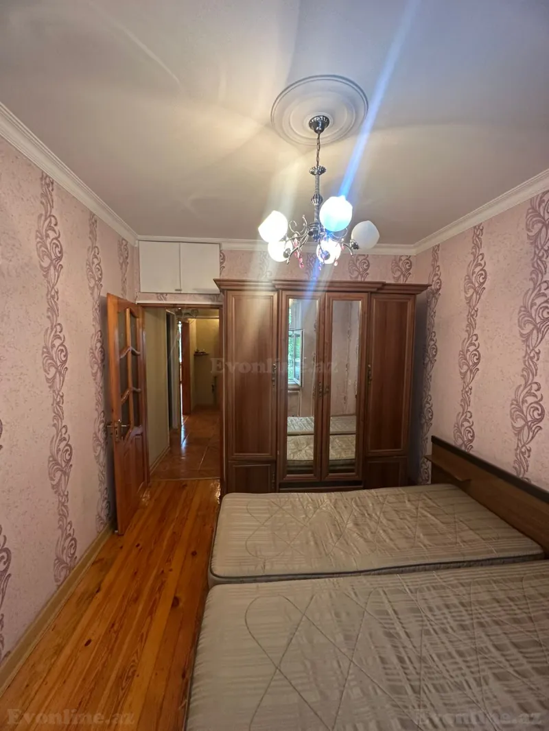 Satılır 2 otaqlı Mənzil Köhnə tikili 50 m² 8 Noyabr pr. - şəkil 5