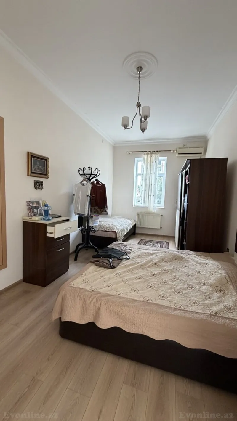 Kirayə verilir 5 otaqlı Mənzil Köhnə tikili 240 m² 28 May m. - şəkil 3