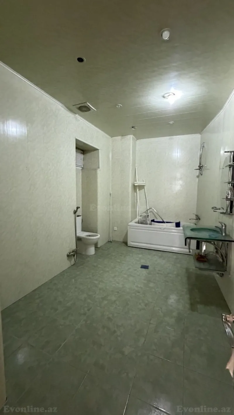 Kirayə verilir 5 otaqlı Mənzil Köhnə tikili 240 m² 28 May m. - şəkil 10