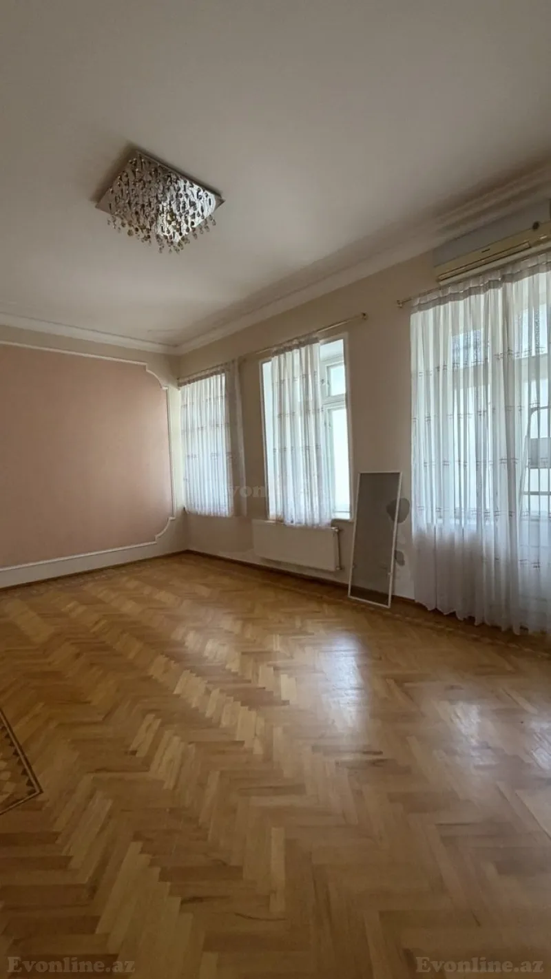 Kirayə verilir 5 otaqlı Mənzil Köhnə tikili 240 m² 28 May m. - şəkil 11