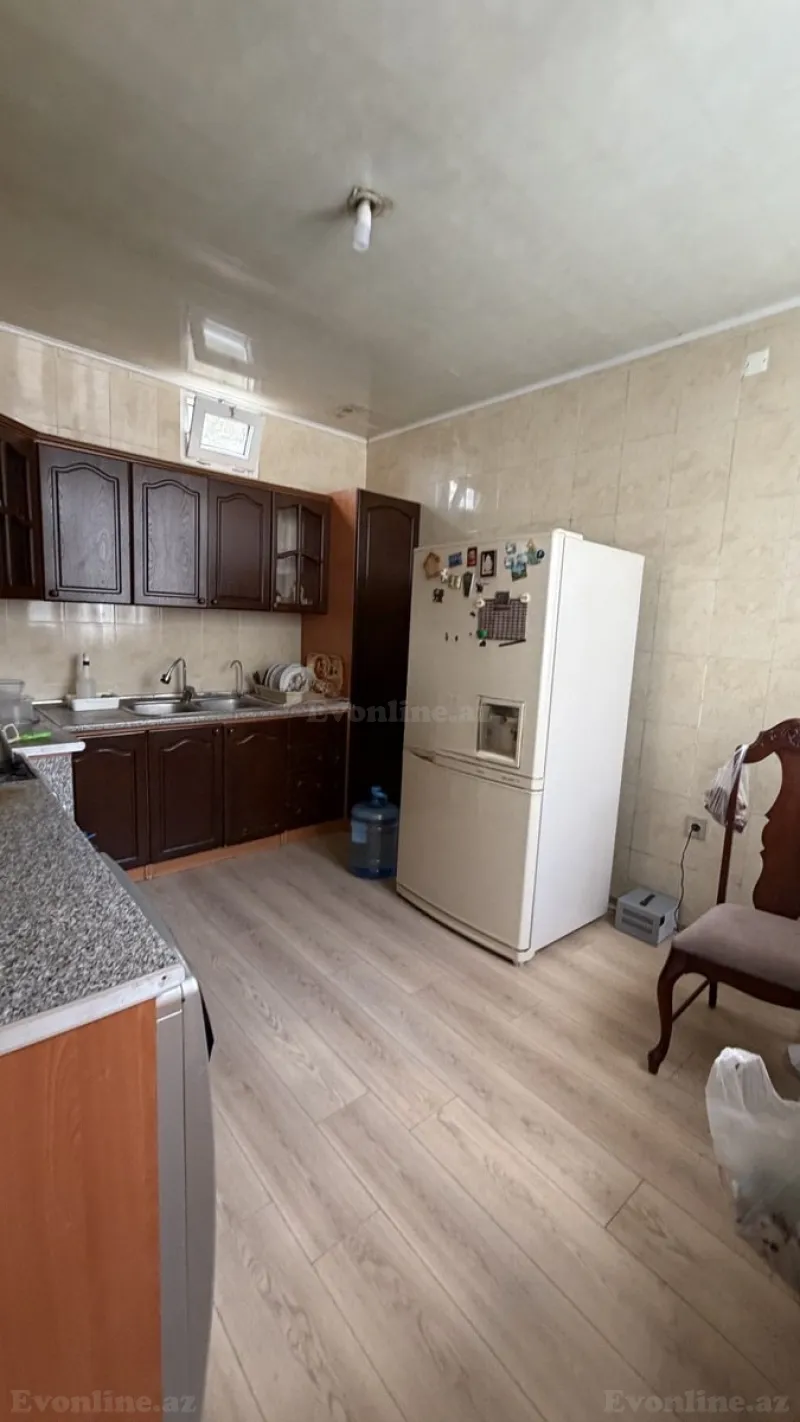 Kirayə verilir 5 otaqlı Mənzil Köhnə tikili 240 m² 28 May m. - şəkil 14