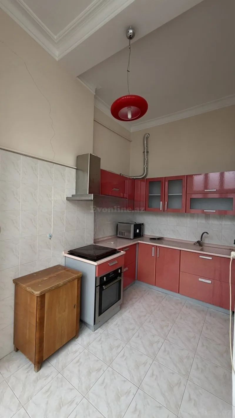 Kirayə verilir 5 otaqlı Mənzil Köhnə tikili 240 m² 28 May m. - şəkil 15