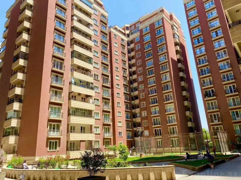 Kirayə verilir 3 otaqlı Mənzil Yeni tikili 130 m² 28 May m.