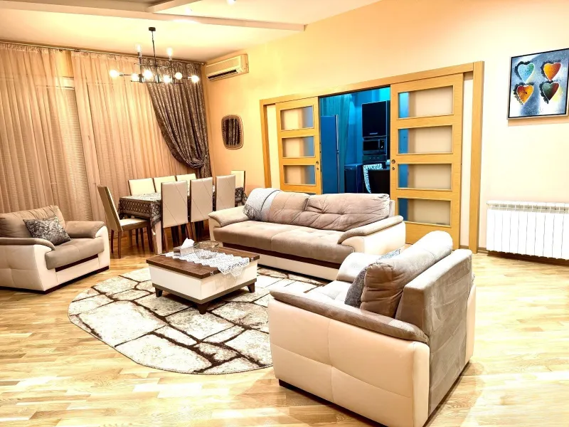Kirayə verilir 3 otaqlı Mənzil Yeni tikili 130 m² 28 May m. - şəkil 2