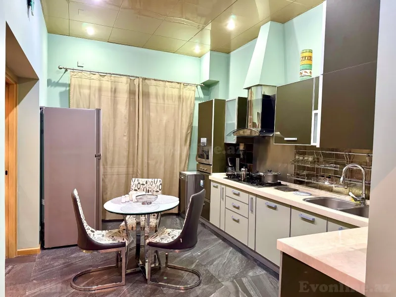Kirayə verilir 3 otaqlı Mənzil Yeni tikili 130 m² 28 May m. - şəkil 6