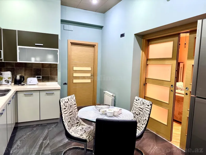 Kirayə verilir 3 otaqlı Mənzil Yeni tikili 130 m² 28 May m. - şəkil 8