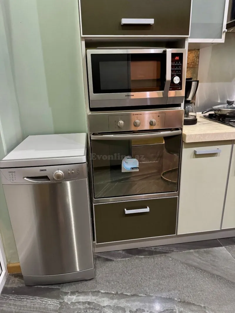 Kirayə verilir 3 otaqlı Mənzil Yeni tikili 130 m² 28 May m. - şəkil 9