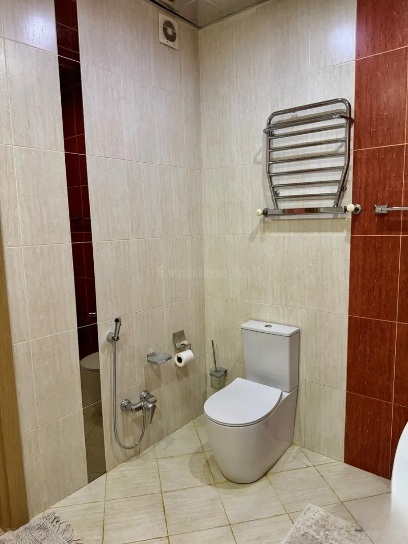 Kirayə verilir 3 otaqlı Mənzil Yeni tikili 130 m² 28 May m. - şəkil 23