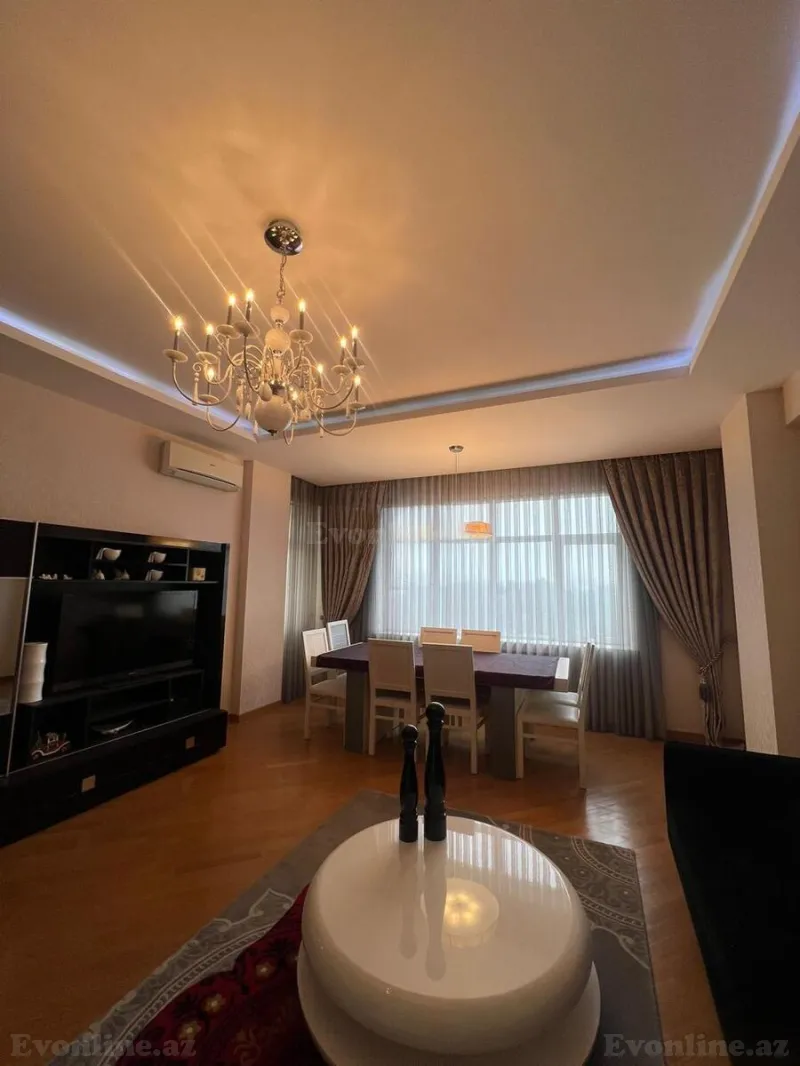 Kirayə verilir 3 otaqlı Mənzil Yeni tikili 120 m² Səbail r.