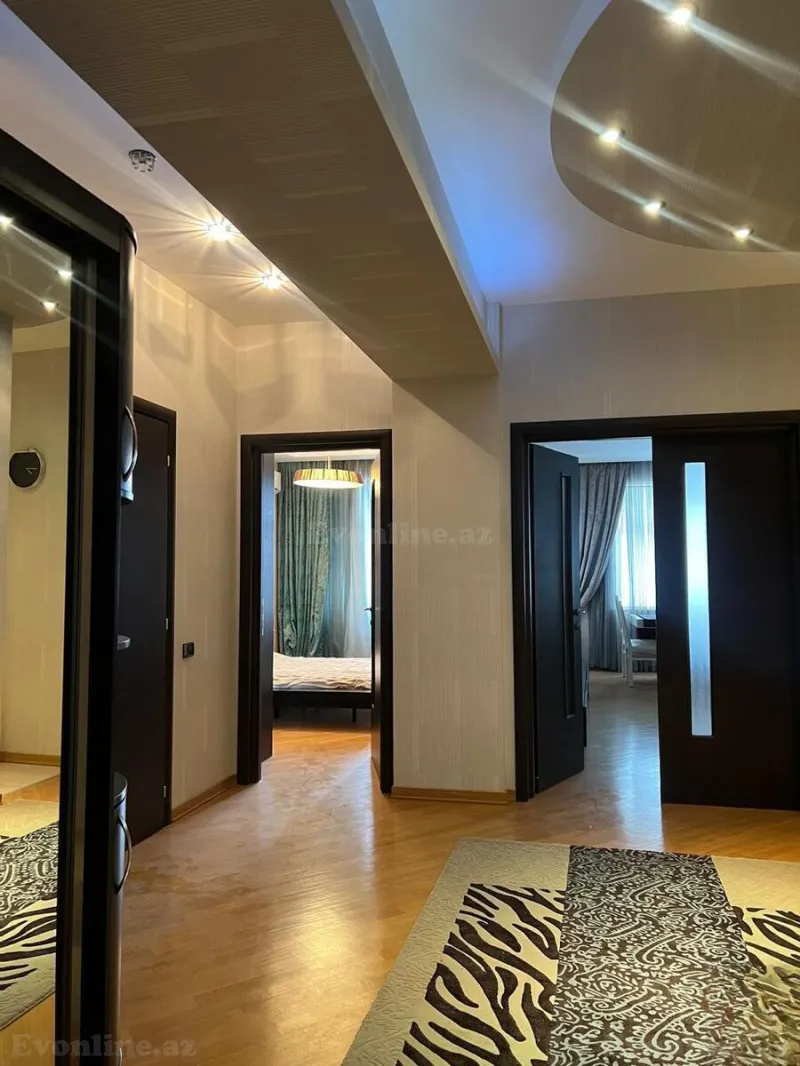Kirayə verilir 3 otaqlı Mənzil Yeni tikili 120 m² Səbail r. - şəkil 3