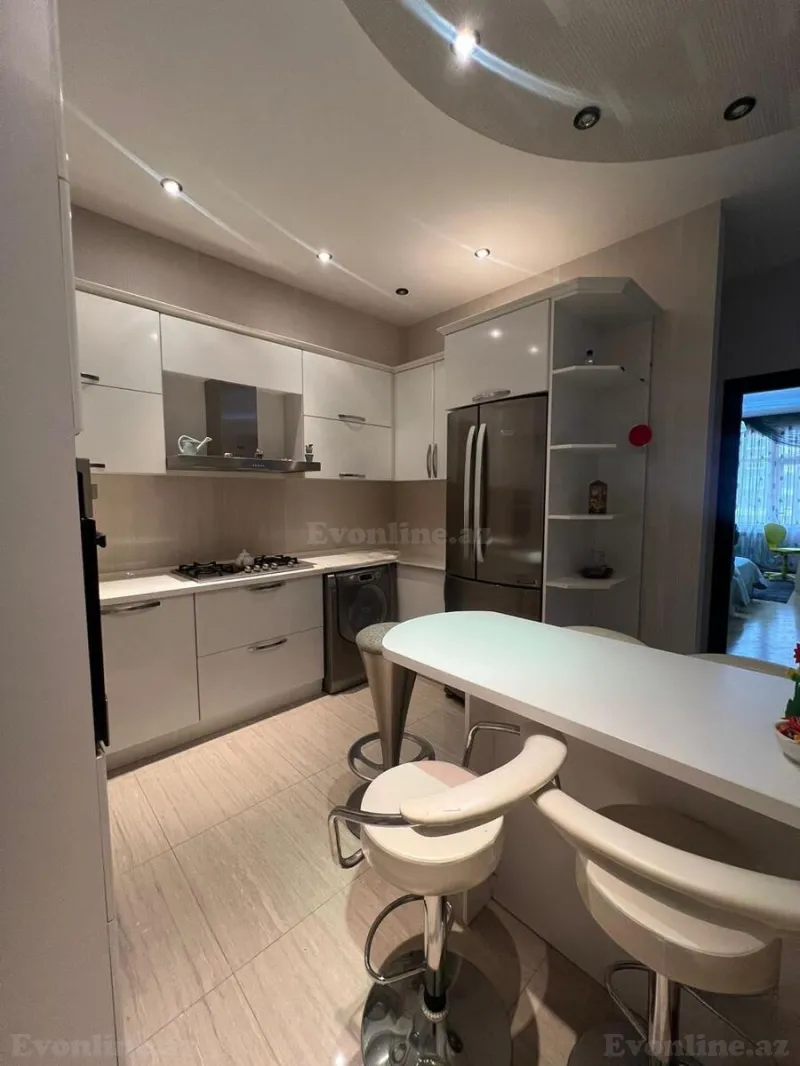 Kirayə verilir 3 otaqlı Mənzil Yeni tikili 120 m² Səbail r. - şəkil 8