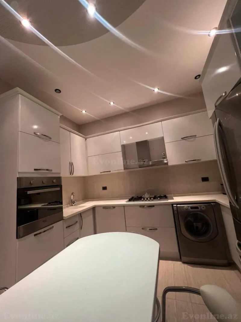 Kirayə verilir 3 otaqlı Mənzil Yeni tikili 120 m² Səbail r. - şəkil 9