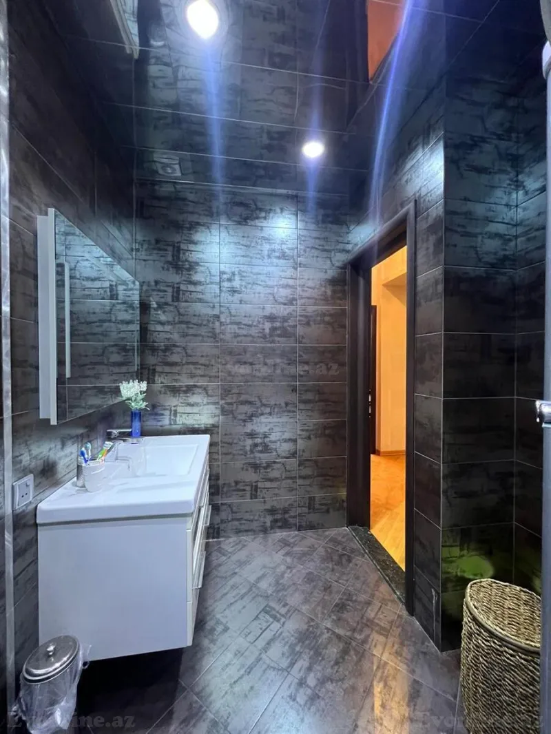 Kirayə verilir 3 otaqlı Mənzil Yeni tikili 120 m² Səbail r. - şəkil 13
