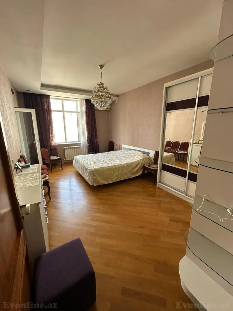 Kirayə verilir 3 otaqlı Mənzil Yeni tikili 105 m² 8 Noyabr m.
