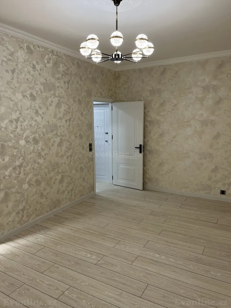 Satılır 2 otaqlı Mənzil Köhnə tikili 42 m² 4-cü mikrorayon - şəkil 2