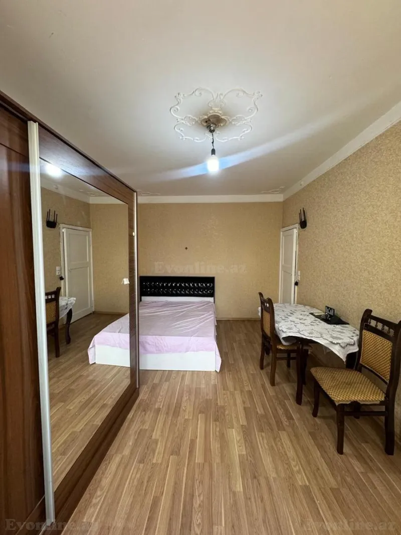 Satılır 2 otaqlı Mənzil Köhnə tikili 45 m² 3-cü mikrorayon - şəkil 2