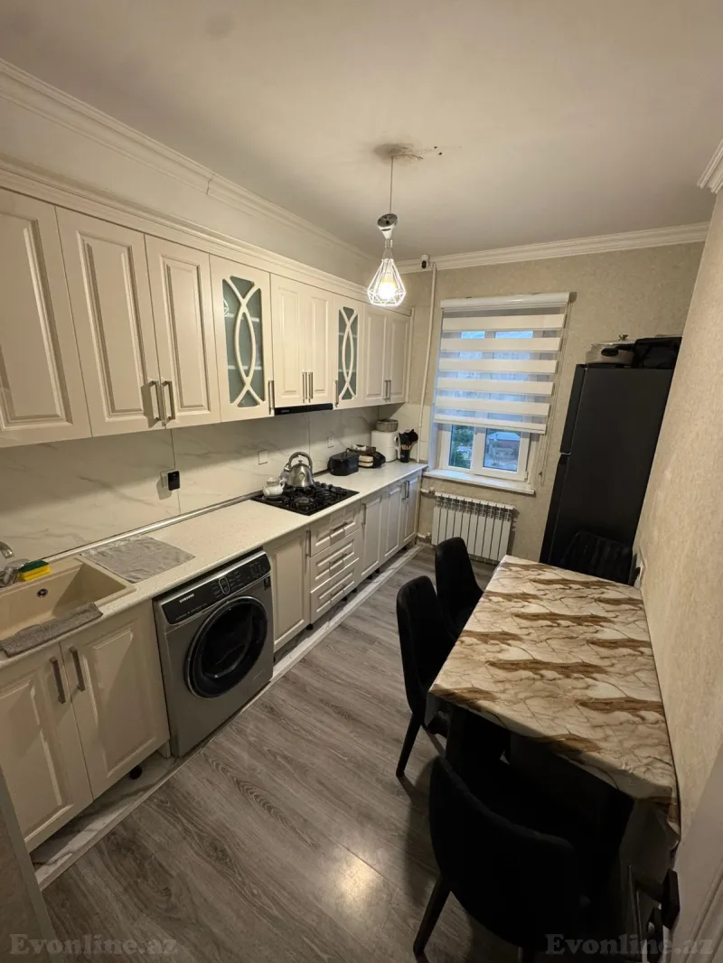 4 otaqlı Mənzil 100 m² Bakıxanov Satılır