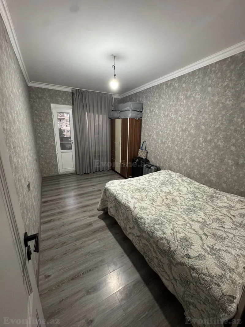 Satılır 4 otaqlı Mənzil Köhnə tikili 100 m² Bakıxanov - şəkil 5