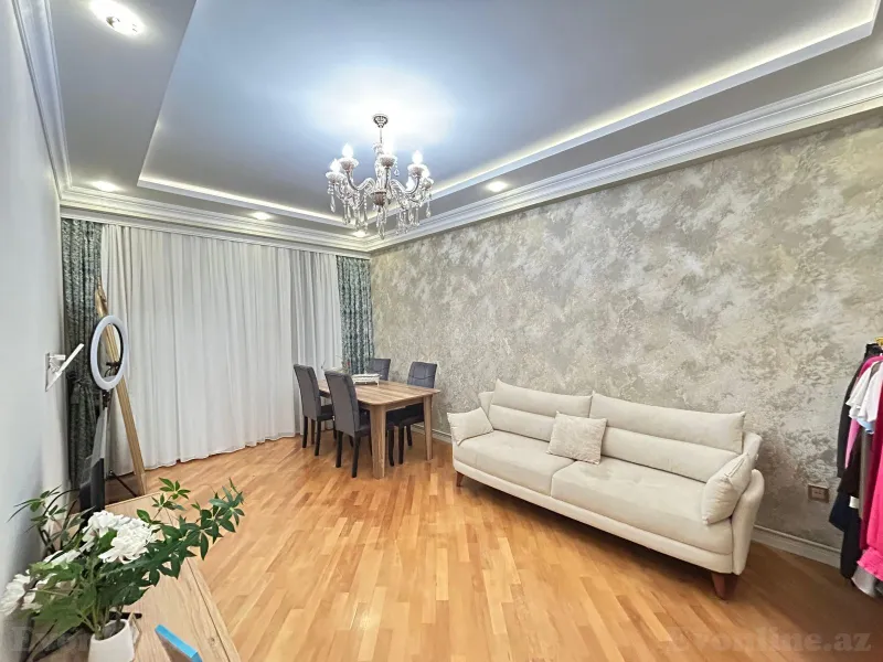 2 otaqlı Mənzil 80 m² Neftçilər m. Kirayə verilir