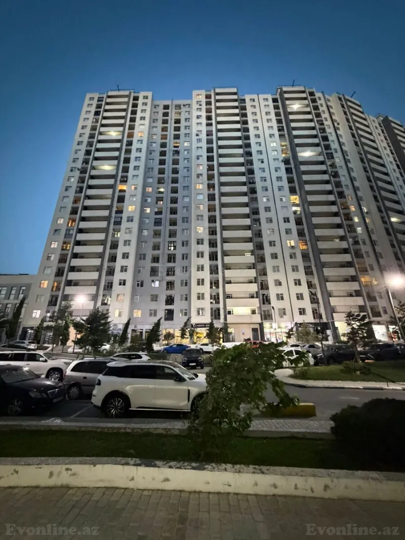 3 otaqlı Mənzil 110 m² Xətai r. Satılır