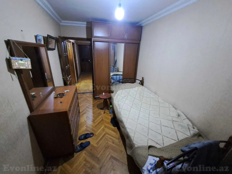 Satılır 3 otaqlı Mənzil Köhnə tikili 80 m² Xalqlar Dostluğu m. - şəkil 3