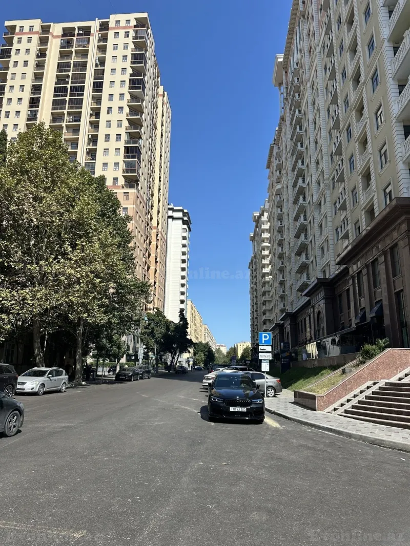 Satılır 4 otaqlı Mənzil Yeni tikili 190 m² Elmlər Akademiyası m. - şəkil 2