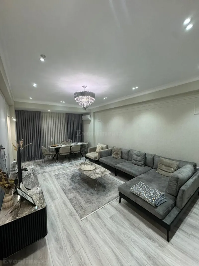 3 otaqlı Mənzil 1233 m² 7-ci mikrorayon Satılır