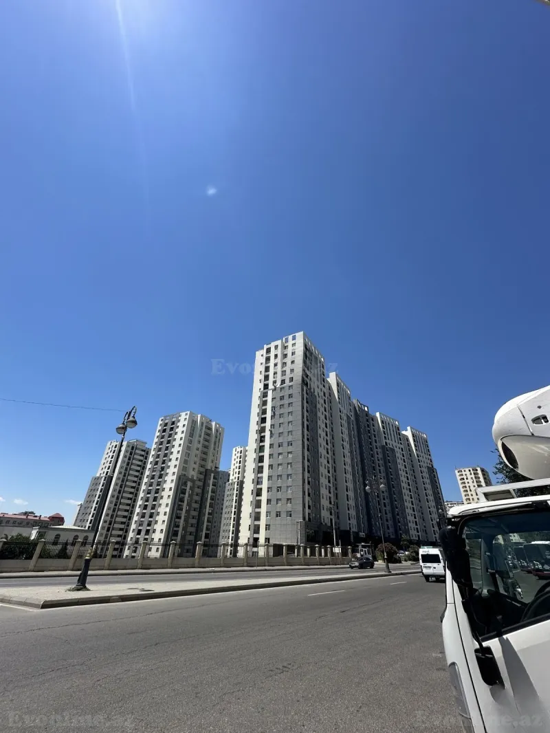 3 otaqlı Mənzil 110 m² Xətai r. Satılır