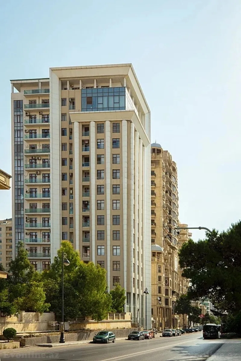 3 otaqlı Mənzil 97 m² 8 Noyabr m. Satılır