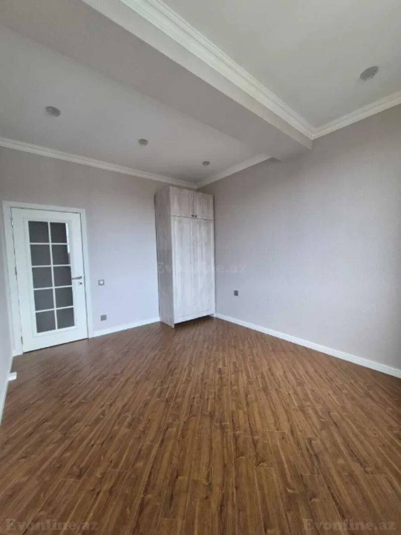 Satılır 3 otaqlı Mənzil Yeni tikili 97 m² 8 Noyabr m. - şəkil 3