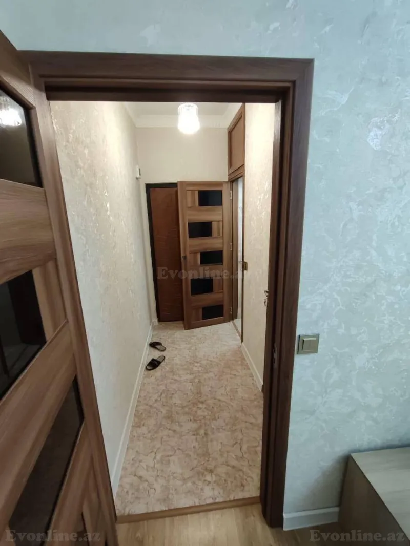 Satılır 2 otaqlı Mənzil Köhnə tikili 50 m² 4-cü mikrorayon - şəkil 3