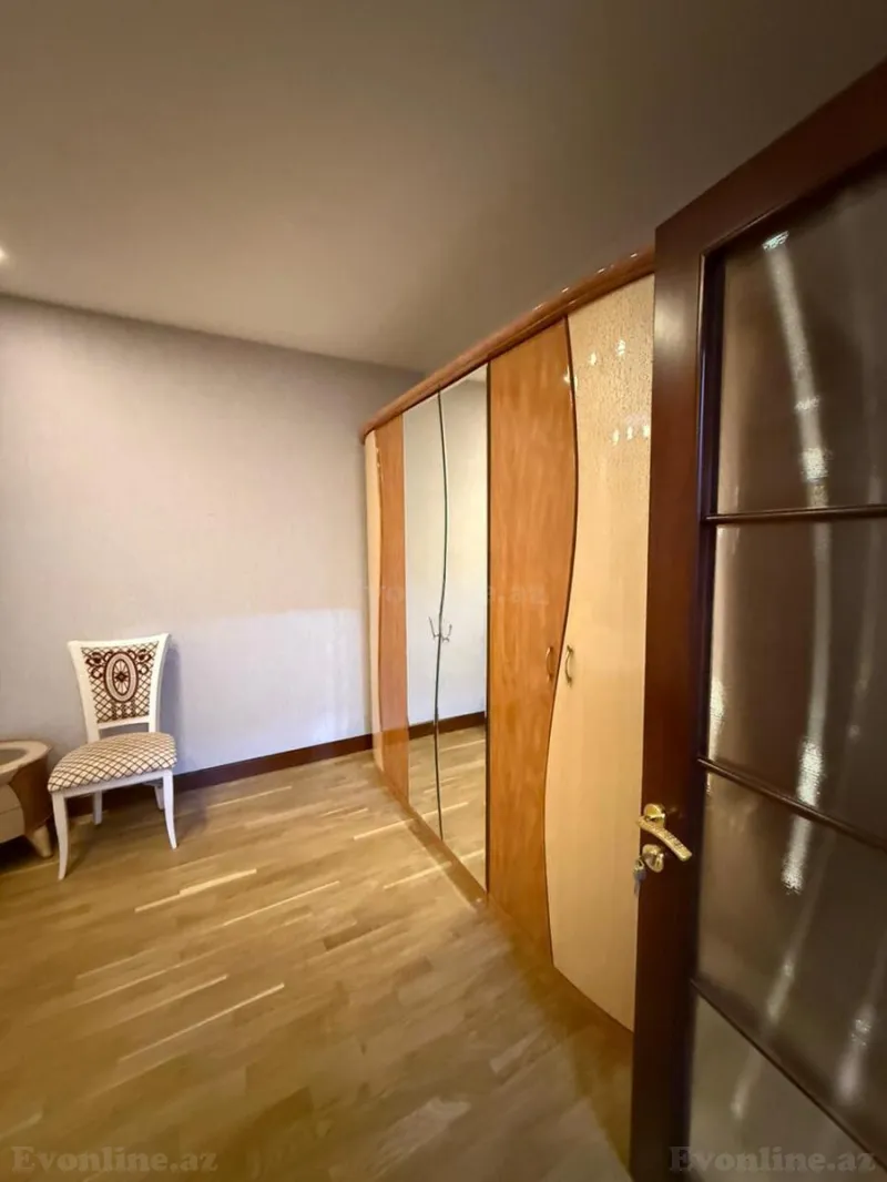 Kirayə verilir 4 otaqlı Mənzil Yeni tikili 240 m² Nəsimi r. - şəkil 13