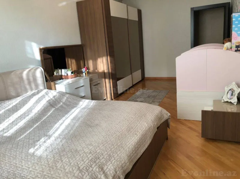 Kirayə verilir 3 otaqlı Mənzil Yeni tikili 140 m² Koroğlu m. - şəkil 2