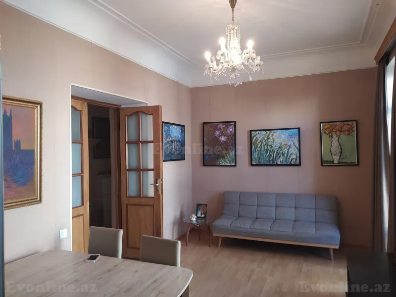 3 otaqlı Mənzil 80 m² 28 May m. Satılır
