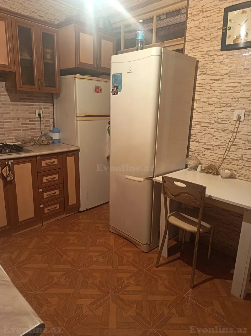 Kirayə verilir 3 otaqlı Mənzil Köhnə tikili 90 m² Nizami m. - şəkil 3