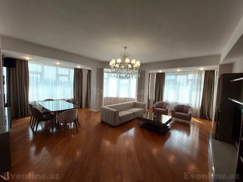 3 otaqlı Mənzil 150 m² Elmlər Akademiyası m. Kirayə verilir