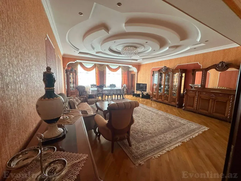 4 otaqlı Mənzil 220 m² Gənclik m. Kirayə verilir