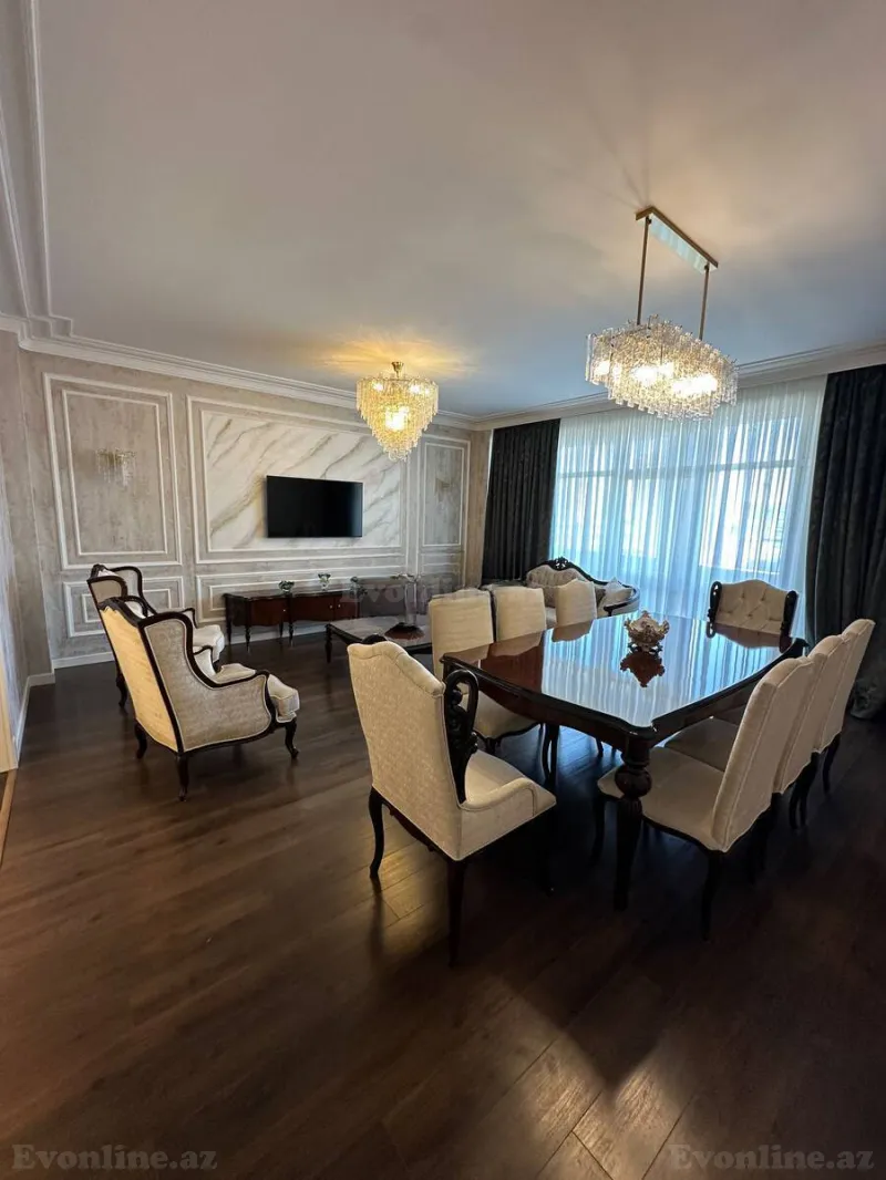 Satılır 5 otaqlı Mənzil Yeni tikili 265 m² 8 Noyabr m.