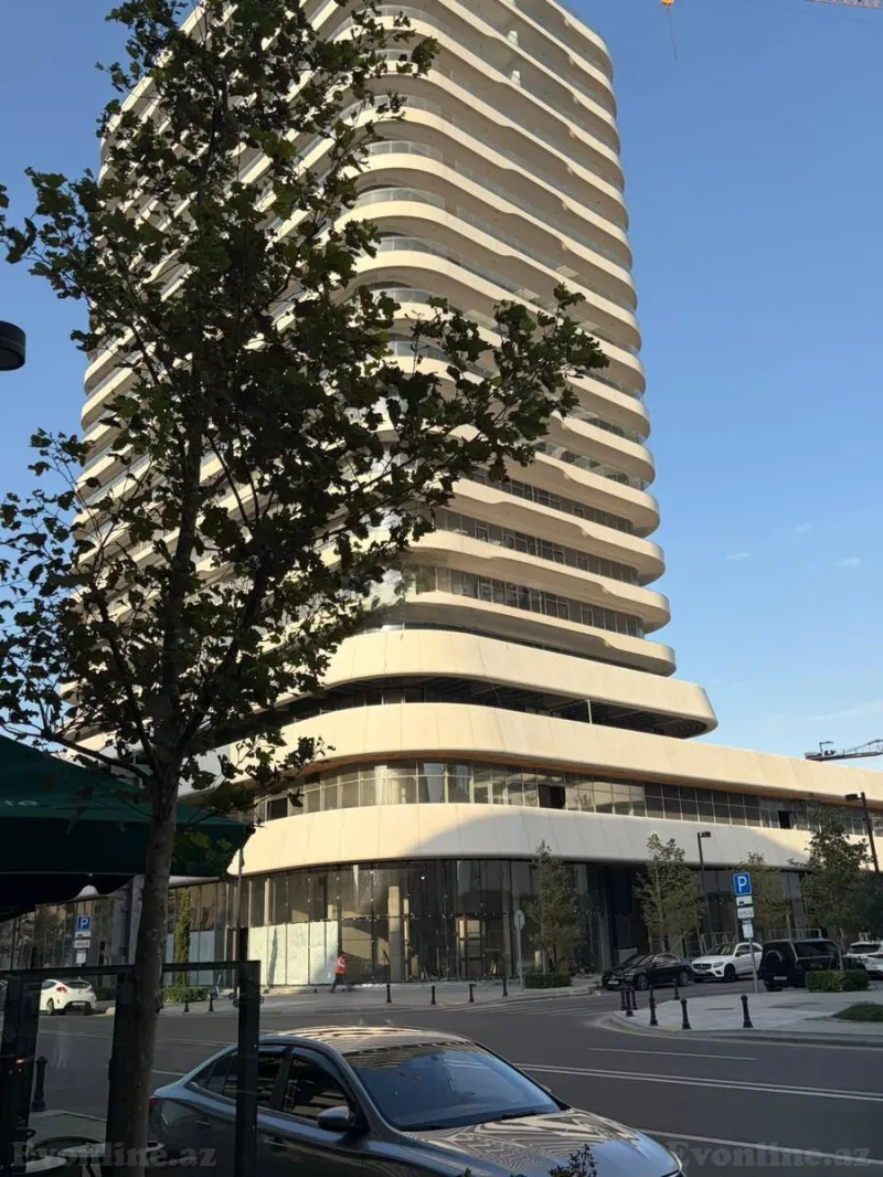 4 otaqlı Mənzil 215 m² Ağ şəhər Satılır