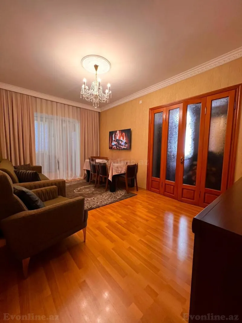 Satılır 2 otaqlı Mənzil Köhnə tikili 56 m² Gənclik m. - şəkil 3