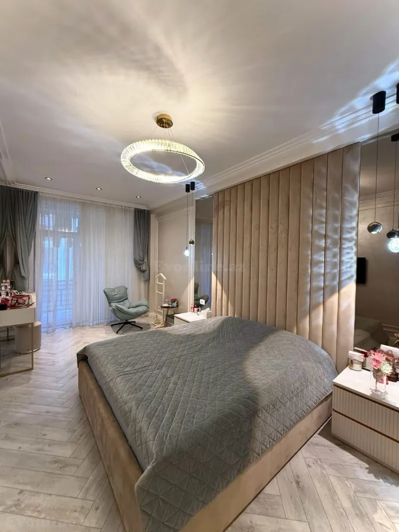 Satılır 4 otaqlı Mənzil Yeni tikili 180 m² Nəsimi r. - şəkil 3