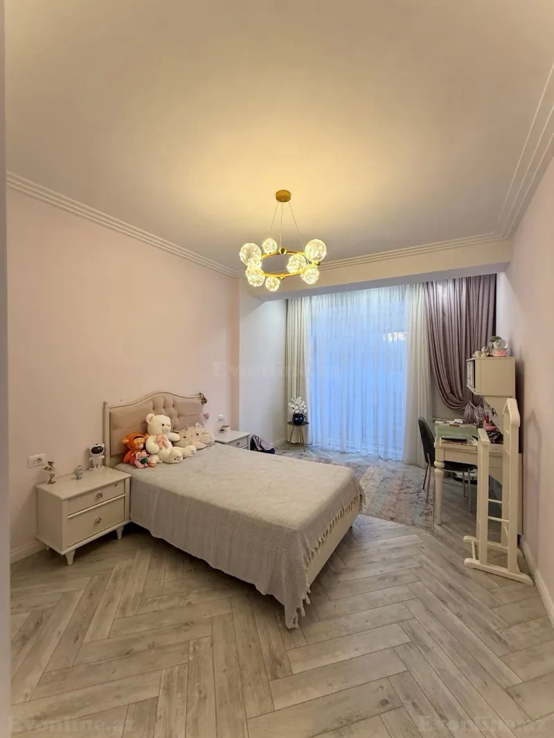 Satılır 4 otaqlı Mənzil Yeni tikili 180 m² Nəsimi r. - şəkil 5