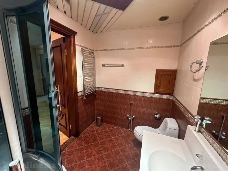 Kirayə verilir 4 otaqlı Mənzil Yeni tikili 220 m² Gənclik m. - şəkil 21
