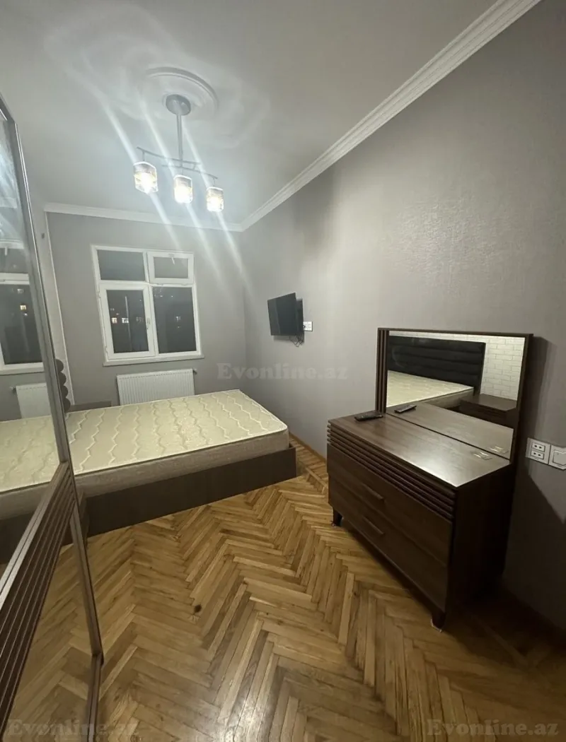 Kirayə verilir 2 otaqlı Mənzil Köhnə tikili 50 m² Memar Əcəmi m. - şəkil 4