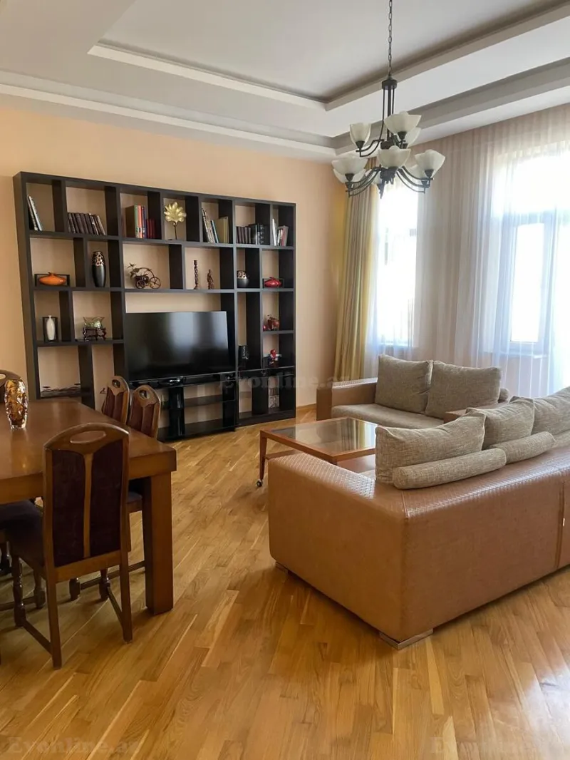 Kirayə verilir 4 otaqlı Mənzil Köhnə tikili 130 m² 28 May m. - şəkil 2