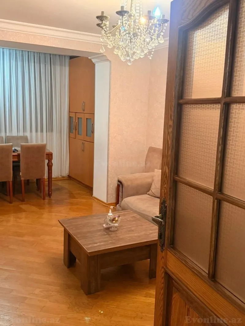 Satılır 3 otaqlı Mənzil Köhnə tikili 71 m² Gənclik m. - şəkil 2
